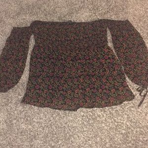 Off the shoulder floral top!